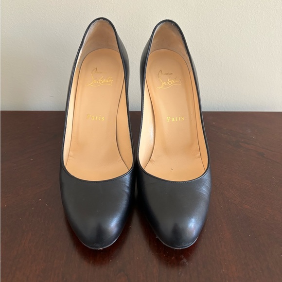 Christian Louboutin Round Toe Pumps in Black Leather - Picture 2 of 7